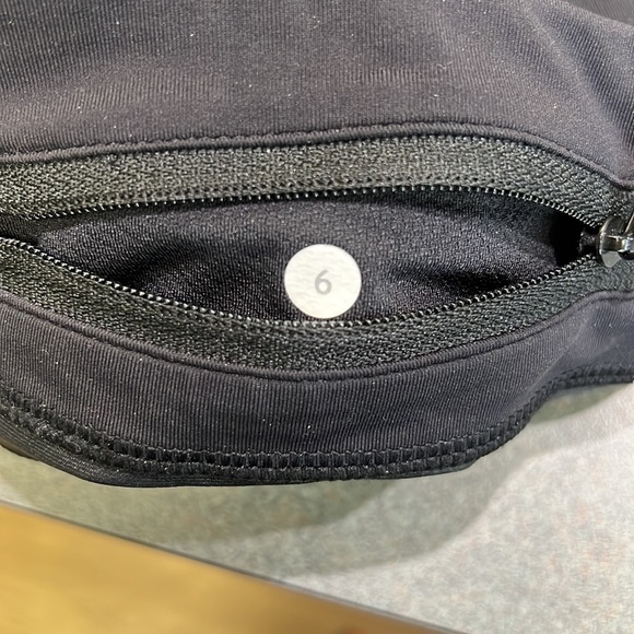 Lululemon capri - Picture 4 of 4